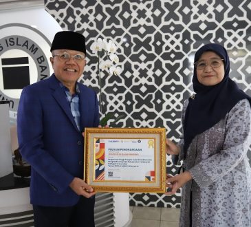 Unisba Catat Sejarah Baru, Raih Penghargaan sebagai Kampus dengan Usulan Riset dan PkM Terbanyak Tahun 2025 dari LLDIKTI Wilayah IV