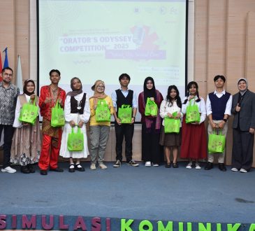 Final Lomba Public Speaking Siswa SMA se-Bandung Raya Meriahkan Kampus Unisba