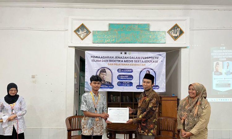 Edukasi Pemulasaran Jenazah dan Layanan Medis Gratis: Mahasiswa Unisba Hadirkan Sinergi Islam dan Kesehatan di Cibatu
