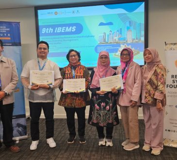 FEB Unisba Harumkan Nama Bangsa di Ajang Internasional: Raih Predikat Best Paper dan Best Presenter di 9th IBEMS Australia