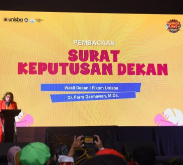 "Wonderland: Wonderful Future in Your Hand," Fikom Unisba Rayakan Pelepasan Lulusan Meriah