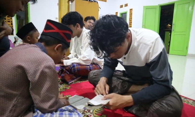 BEM FH UNISBA Gelar Bakti Arunika: Menyatukan Amal, Ilmu, Iman, dan Kasih di Sukahaji