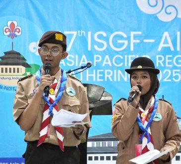 Dua Mahasiswa Unisba Terpilih Jadi Relawan di Ajang Pramuka Dunia Bandung 2025