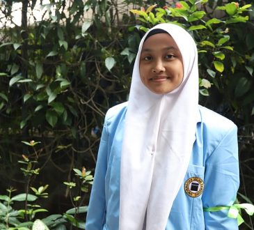 Tiara Karomahtul Awaliyah, Hafidzah Muda yang Menetapkan Pilihan pada Farmasi Unisba
