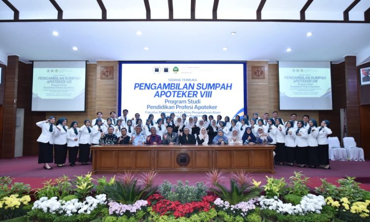 43 Apoteker Baru Unisba Resmi Dilantik, Prosesi Sumpah Profesi Teguhkan Komitmen Islami