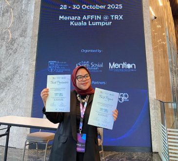 Mahasiswa Fikom Unisba Raih Best Presenter pada Seminar Internasional di Kuala Lumpur