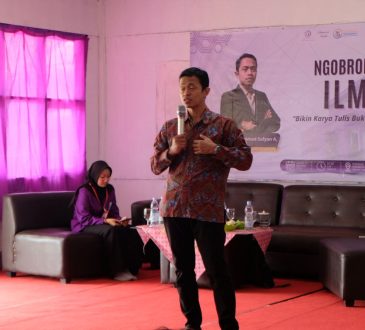 Politeknik Haji Anwar Sanusi Dorong Mahasiswa Menulis Kritis Lewat Studium Generale “Bikin Karya Tulis Bukan Sekadar Formalitas!”