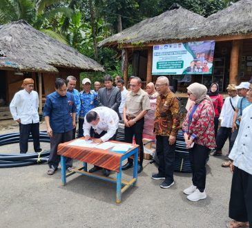 Unisba Gelar PKM di Kampung Adat Kuta: Masyarakat Dilatih Tata Kelola Air Bersih dan Mitigasi Kebakaran