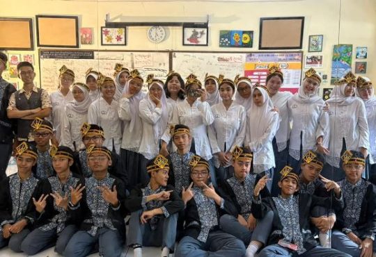 Sejumlah siswa-siswi SMAN 3 Bandung giat berlatih untuk meriahkan Inspiratios Day dan Gelaran Budaya, Sabtu-Minggu (18-19/.10/2025)