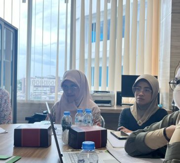 Fikom Unisba Kukuhkan Semangat Akademik Lewat Sarasehan Doktor Baru