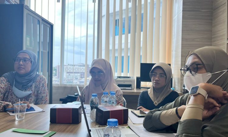 Fikom Unisba Kukuhkan Semangat Akademik Lewat Sarasehan Doktor Baru
