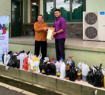FTK Unisba Wujudkan Kepedulian Lingkungan, Serahkan Minyak Jelantah ke BMM Lewat Gerakan Go Green Campus