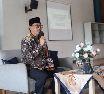 Unisba Berangkatkan 16 Dosen dan Tendik Jalani Ibadah Umrah ke Tanah Suci