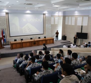 SMA Laboratorium Percontohan UPI Cibiru Lakukan Kunjungan Edukatif ke Unisba