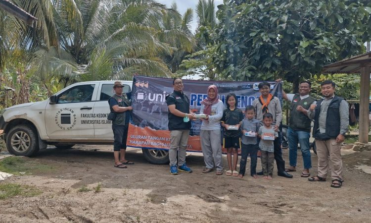 Unisba Layani 300 Warga Terdampak Banjir, Perkuat Respons Kesehatan Pascabencana di Pasar Usang