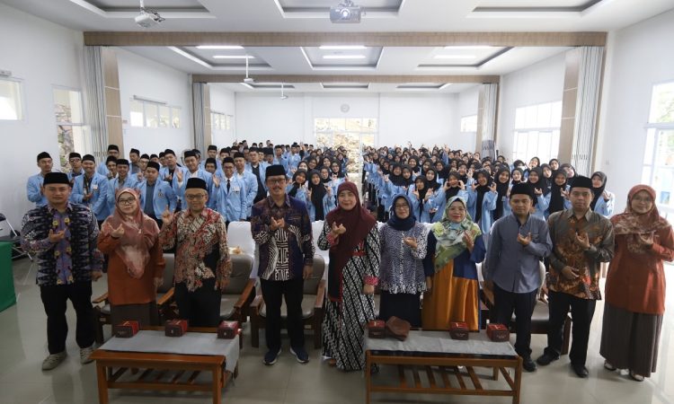 Unisba Gelar Pesantren Calon Sarjana TA 2025/2026 Gelombang II