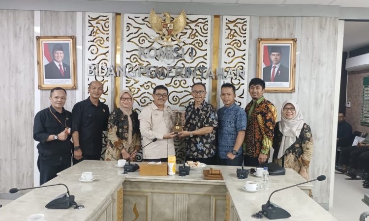 FH Unisba Dorong Kolaborasi Kelembagaan Bersama DPRD Jawa Barat