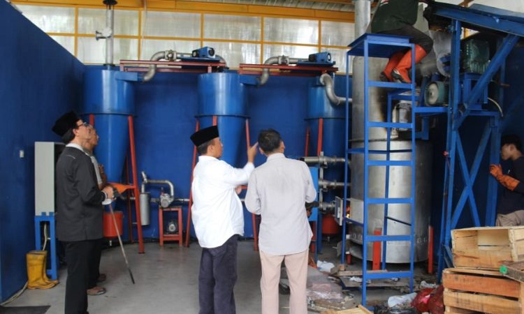 Rektor Unisba dan Sekda Jabar Pantau Uji Coba Teknologi Reaktor Plasma di TPS Arcamanik