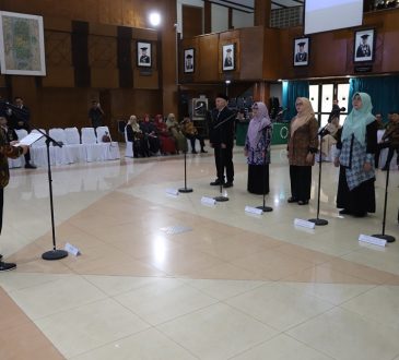 Rektor Unisba Lantik Lima Dekan Periode 2026–2030, Perkuat Kualitas Akademik dan Reputasi Internasional