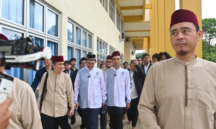Tabligh Akbar Universitas Tazkia 2026: Rektor Tekankan Pentingnya Ilmu, Tokoh Publik dan Alumni Berbagi Inspirasi