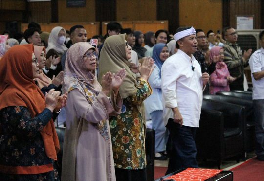 Unisba Libatkan 400 Mahasiswa Edukasi Zero Waste di Arcamanik