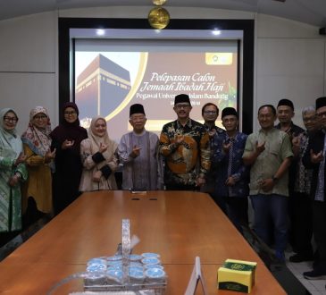 Unisba Lepas 5 Dosen Berhaji, Rektor Tekankan Niat Lurus dan Doa untuk Kampus
