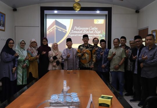Unisba Lepas 5 Dosen Berhaji, Rektor Tekankan Niat Lurus dan Doa untuk Kampus