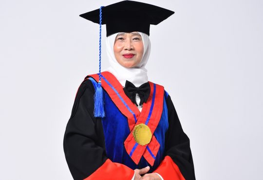 Konsistensi Akademik, Prof. Dr. Lina Jamilah, S.H., M.H. Raih Gelar Guru Besar
