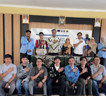Tim PKM Unisba Dorong Pemberdayaan Komunitas Arsitek Desa Al Munawwar Citaman melalui Rancang Taman Bermain Ramah Anak
