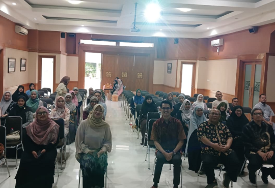Fikom Unisba dan SMA PGII Bandung Perkuat Ketahanan Keluarga di Era AI Lewat Komunikasi Orang Tua dan Remaja
