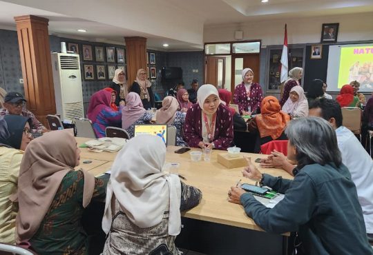 Lab Simulasi Fikom Unisba Gelar Pelatihan Public Speaking untuk Calon Kepala Sekolah Lansia se-Jawa Barat