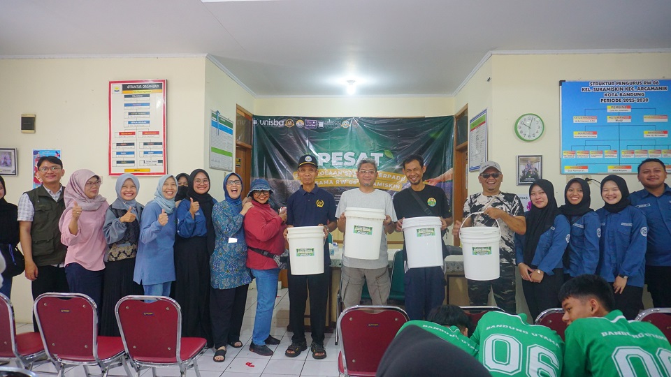 Mahasiswa FK Unisba Hadirkan Program PESAT untuk Wujudkan Pengelolaan Sampah Terpadu di Sukamiskin