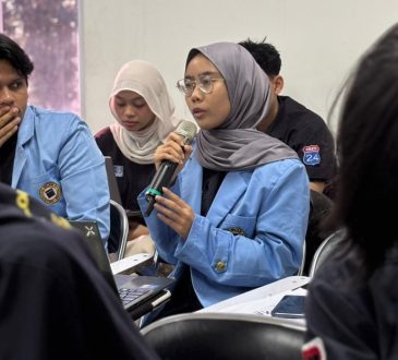 Mahasiswa FEB Unisba dan UiTM Malaysia Bertukar Perspektif tentang Pengelolaan Keuangan Negara
