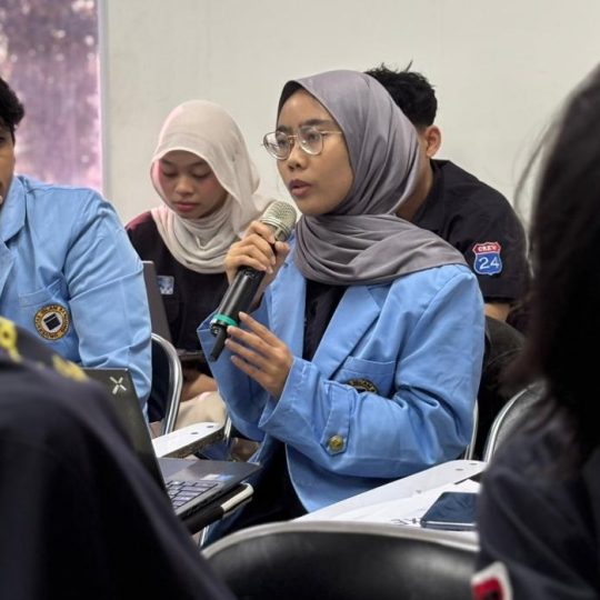 Mahasiswa FEB Unisba dan UiTM Malaysia Bertukar Perspektif tentang Pengelolaan Keuangan Negara