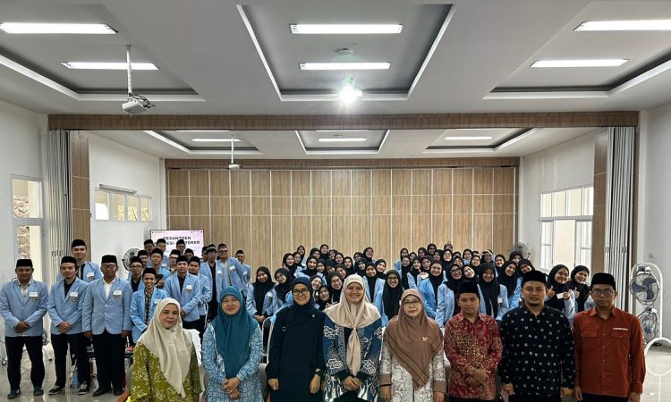 Pesantren Apoteker Perdana Unisba Siapkan Apoteker Muslim Berintegritas dan Berjiwa 3M