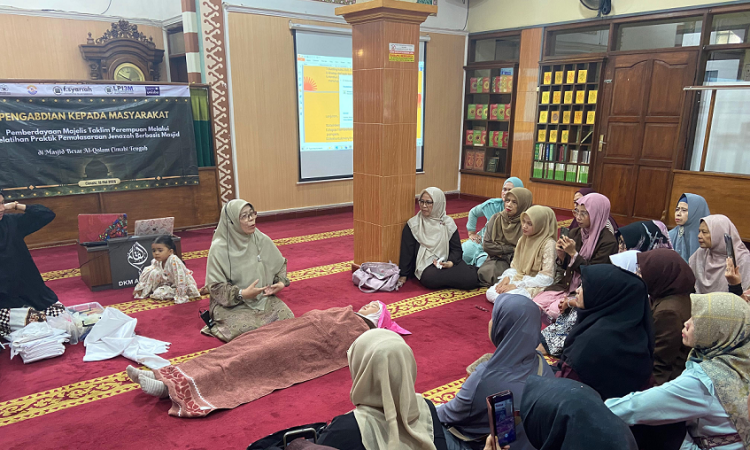 Majelis Taklim Perempuan di Cimahi Dibekali Keterampilan Pemulasaraan Jenazah Berbasis Masjid