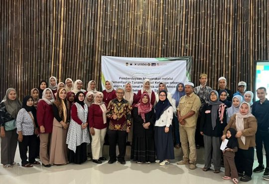 Farmasi Unisba Edukasi Warga Desa Cianting Manfaatkan Toga dan Pangan Fungsional untuk Mencegah Diabetes