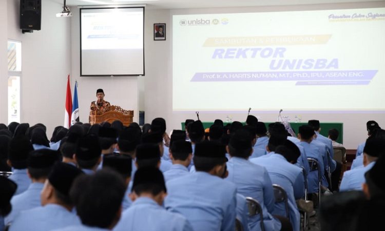 Rektor Unisba: Gelar Sarjana Bukan Tujuan Utama, Lulusan Harus Berakhlak, Berintegritas, dan Siap Mengabdi