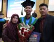 Kuliah Sambil NgOjol, Raihan Nurhafidz Buktikan Perjuangan hingga Raih Gelar Sarjana dengan Predikat Pujian