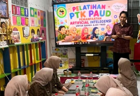 Fikom Unisba Bekali Pendidik PAUD Andir Keterampilan Membuat Bahan Ajar Berbasis AI