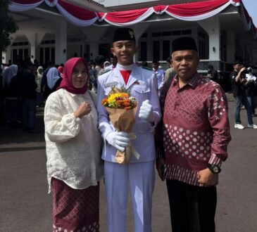 Di Pendopo Garut: Saat Bendera Berkibar, Nama KH Jaki Irfan Tersemat di Hati Orang Tua Zamzam