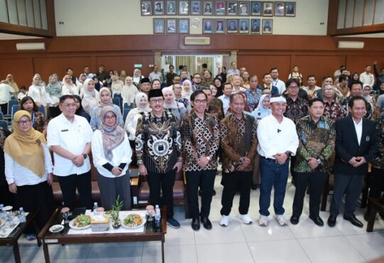 Rektor Unisba Bagikan Model Zero Waste Berbasis Pembelajaran dalam Program GRADASI LLDIKTI IV