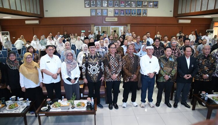 Rektor Unisba Bagikan Model Zero Waste Berbasis Pembelajaran dalam Program GRADASI LLDIKTI IV